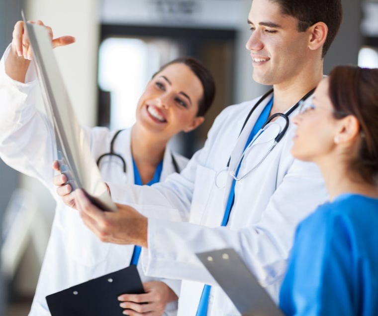 Κλινική εξέταση & συνταγογράφηση (φοιτητική κάρτα ISIC)